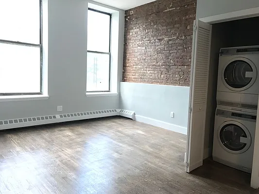 Rented by Luxury Property Group | media 33