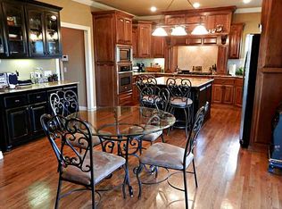2711 SE 7th St, Bentonville, AR 72712