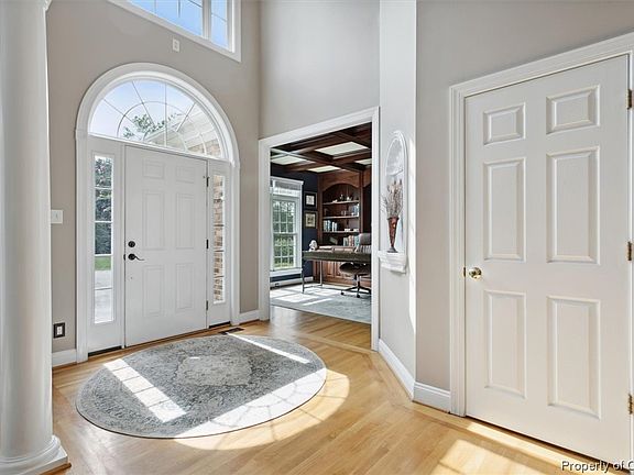 4th image of 6041 Brickshire Dr