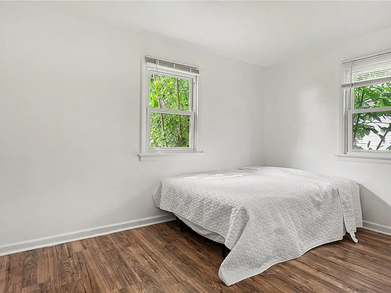 1709 South Ave — Photo 8