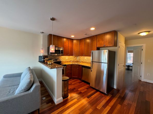 911 Kennedy St NW #13