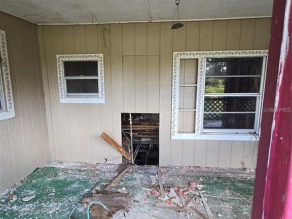 4th image of 17208 Mercury Rd