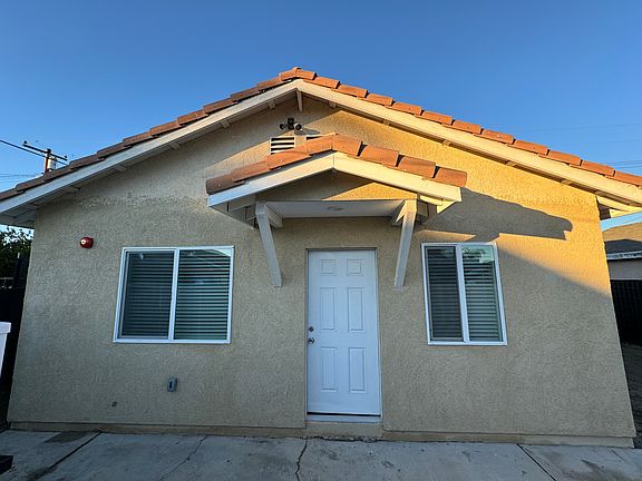 2nd image of 227 Orange Ave #223