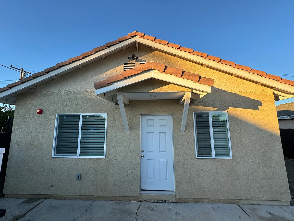 Building Photo - 227 Orange Ave #223