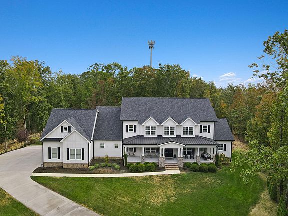 5th image of 827 Brookhollow Ln