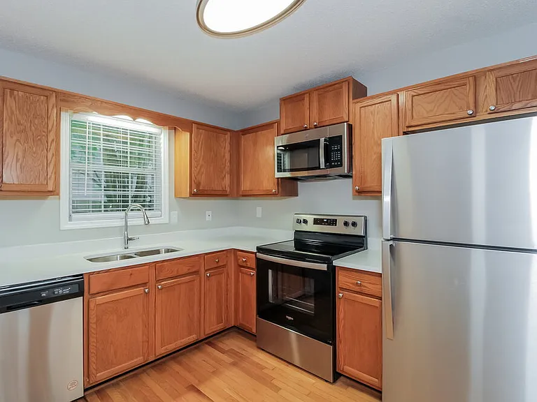426 Ivy Crest Dr — Photo 10