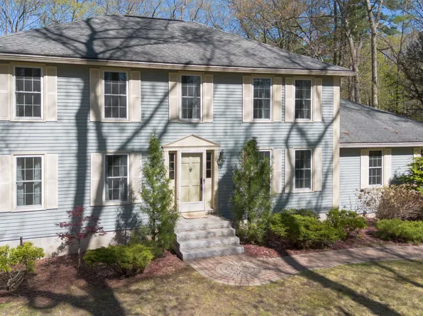 12 Zion Hill Road, Salem, NH 03079