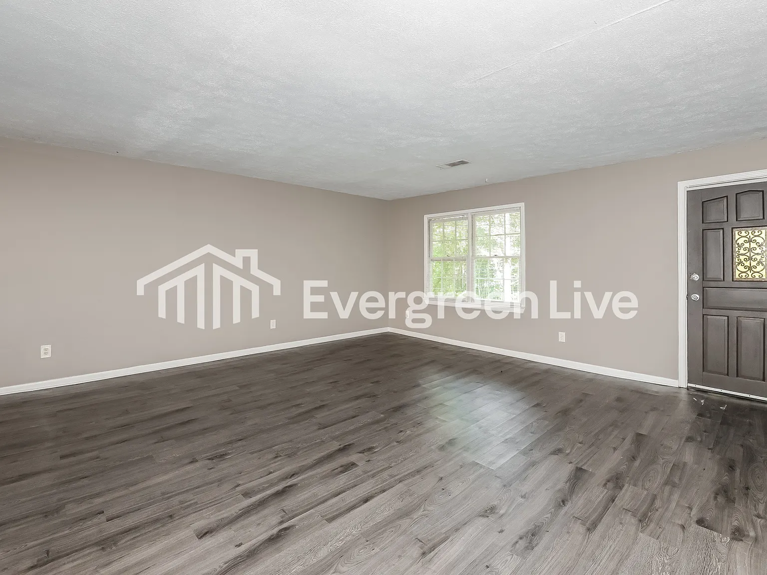 5 bed, 3.0 bath, 2640 sqft, $1,695 — Photo 3
