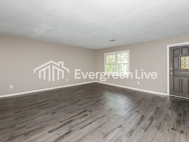 4428 Cary Dr — Photo 3