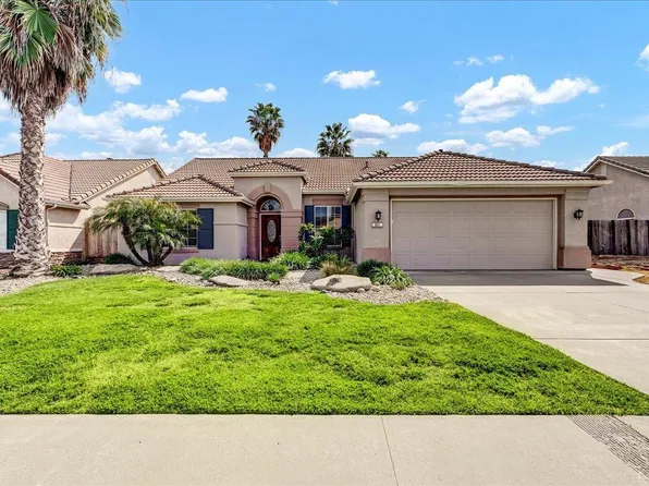821 W Sandstone Ct, Hanford, CA 93230