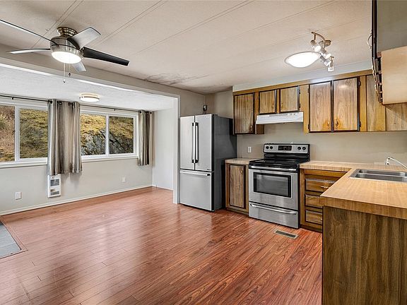 5th image of 5838 Blythwood Rd #38