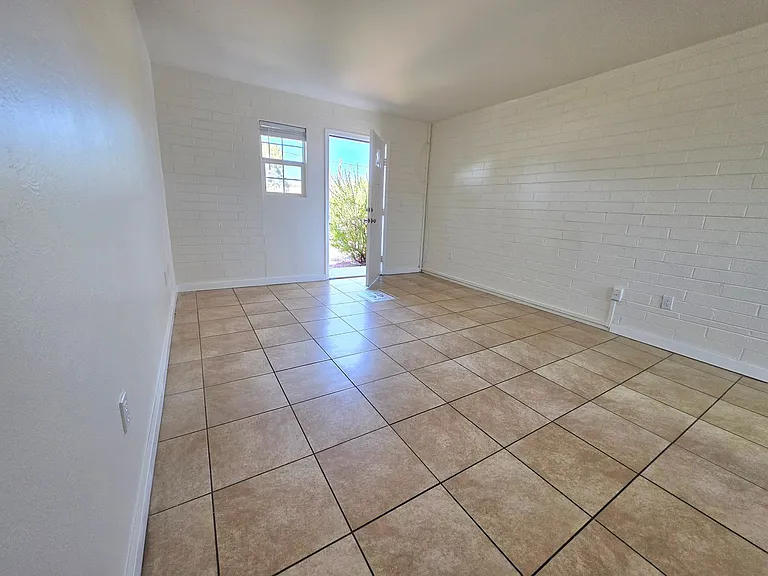 2602 N 14th Ave — Photo 24