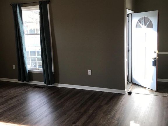 5th image of 240 Cherry Knoll Pl
