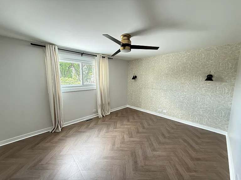 2305 N Williamsburg St — Photo 9