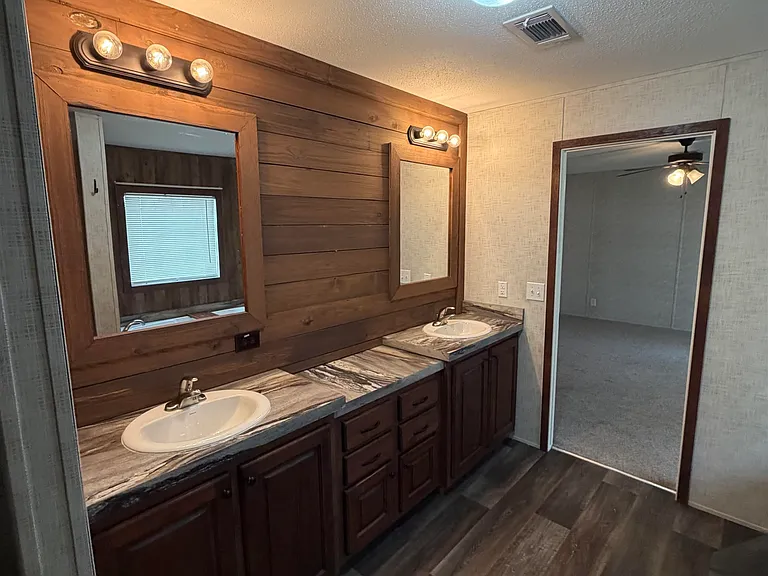 4024 N Monroe St #26 — Photo 8
