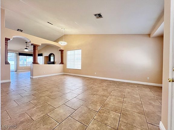 5th image of 258 Whitewater Village Ct