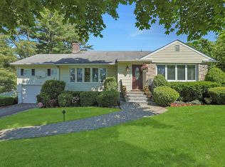 93 Hillandale Dr, New Rochelle, NY 10804