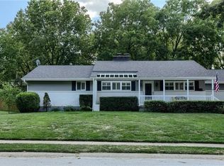 405 NW Lincolnwood Dr, Lees Summit, MO 64063