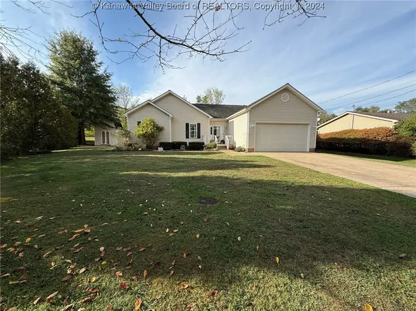 85 Carriage Hill Ln, Ripley, WV 25271