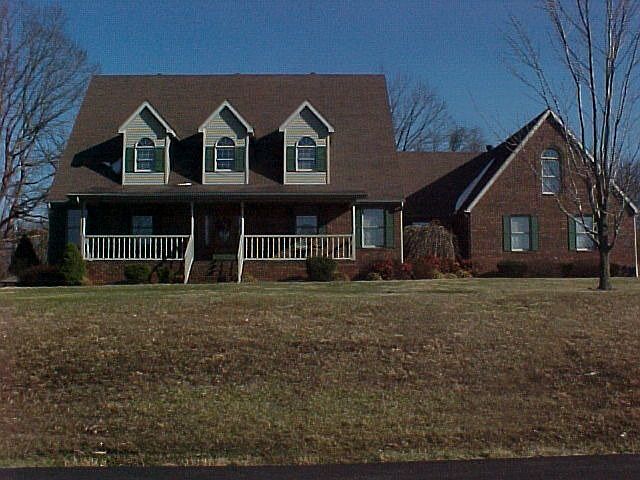 1st image of 135 Magnolia Dr