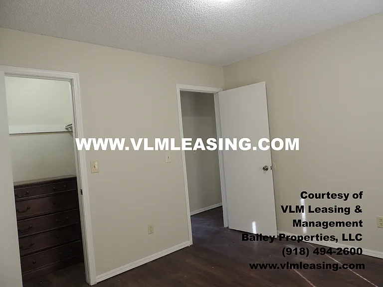 404 W Vicksburg St — Photo 27
