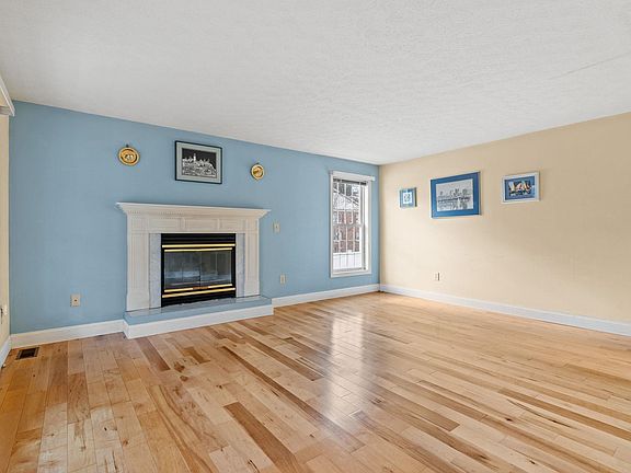 5th image of 6 Stonington Drive
