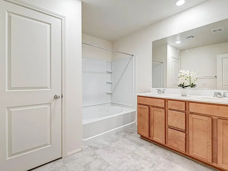 5770 Mia Skye St — Photo 14