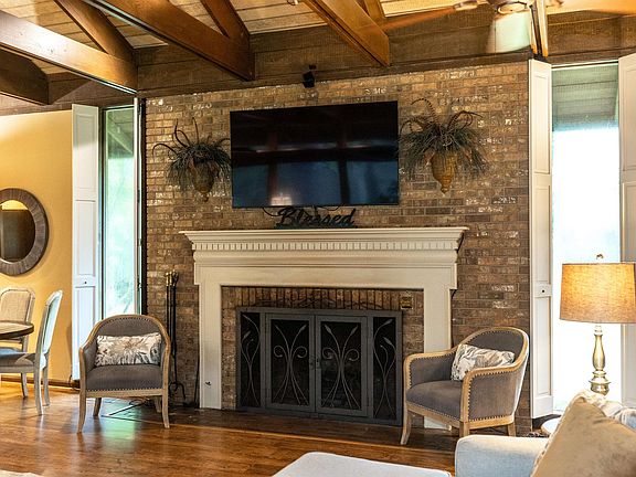 4th image of 1000 Lawton Cir