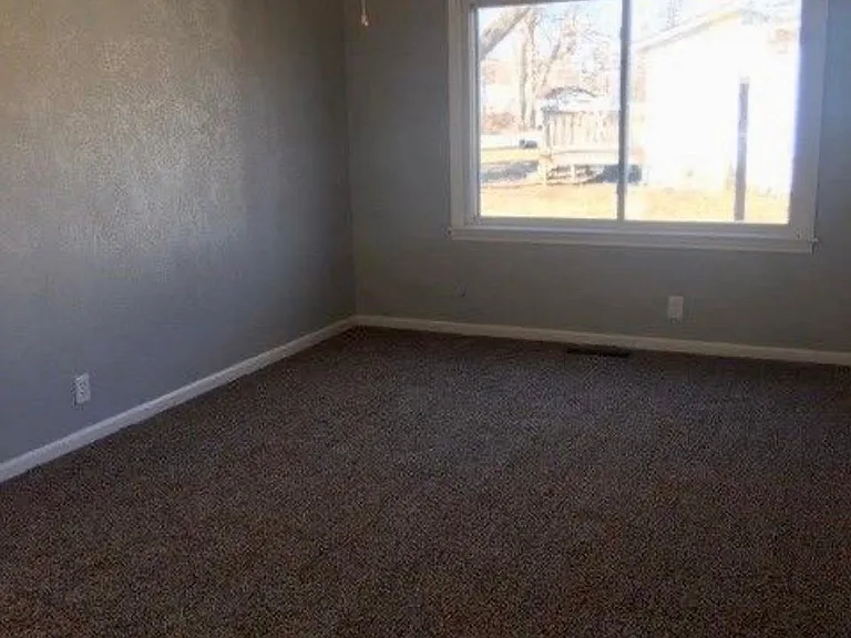 2225 S Grove St — Photo 6