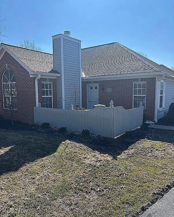 1st image of 40 Stratford Green Dr