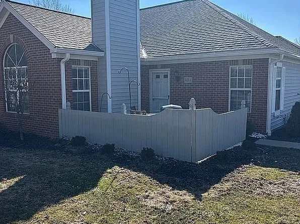 40 Stratford Green Dr, Canfield, OH 44406