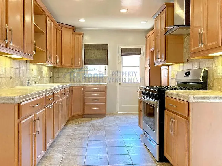 25719 Belle Porte Ave — Photo 4