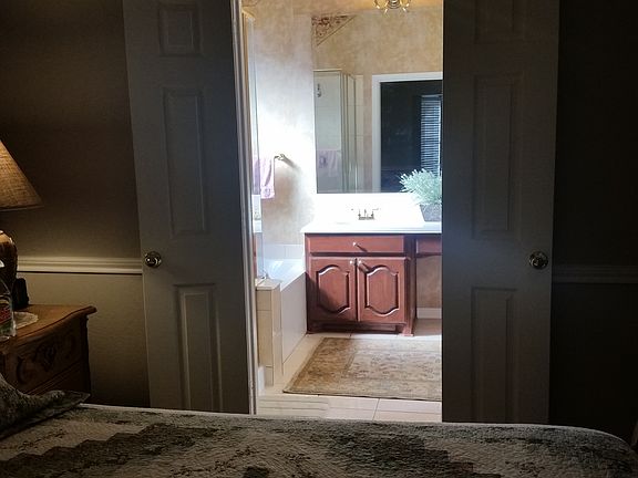 4th image of 2319 Bay Lakes Ct