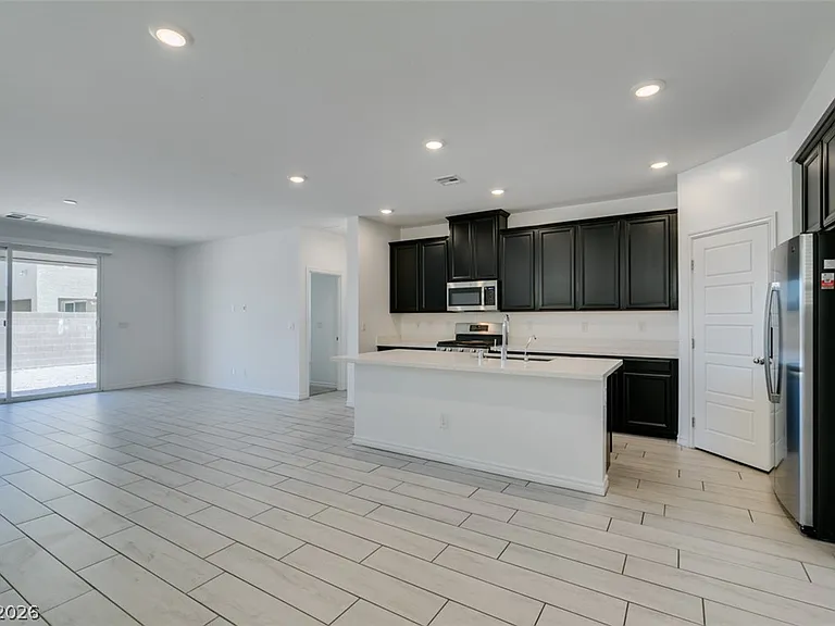 6858 Greensmen Ave — Photo 8