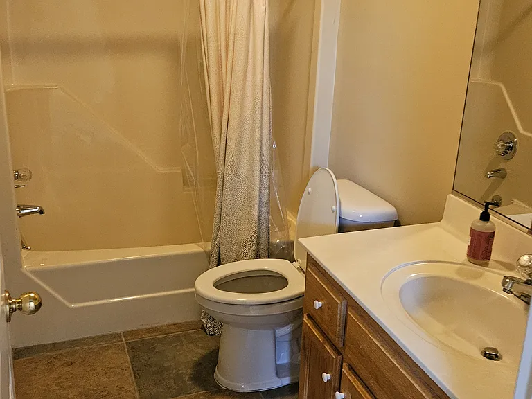 114 Hill Ave — Photo 5