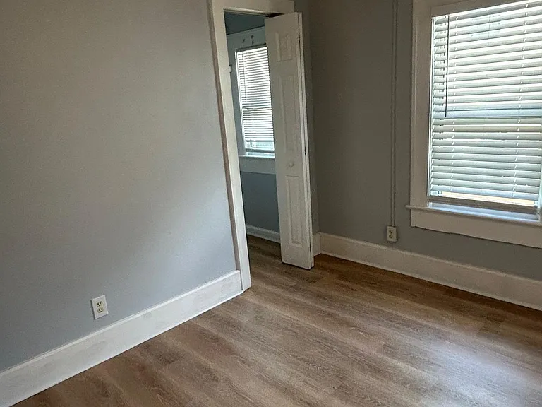 1420 Highland St N — Photo 5