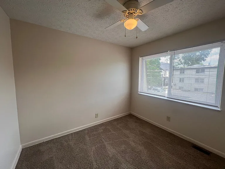 393 E. 18th Ave. SK — Photo 22