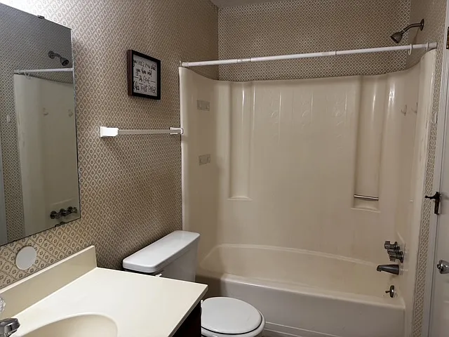 738F Coventry Ln — Photo 7