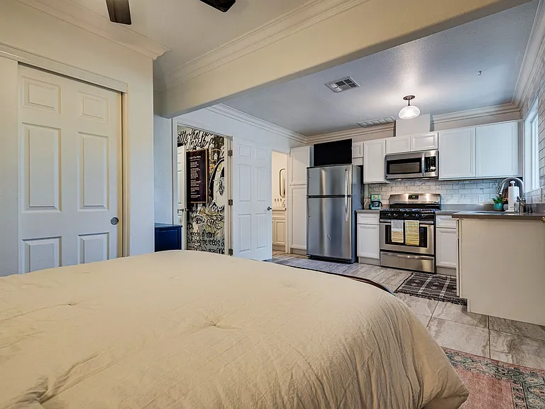 1321 S 7th St — Photo 32