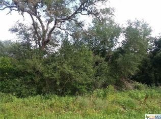 402 Holly Ln, Victoria, TX 77905