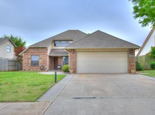 1808 SE 15th St, Moore, OK 73160