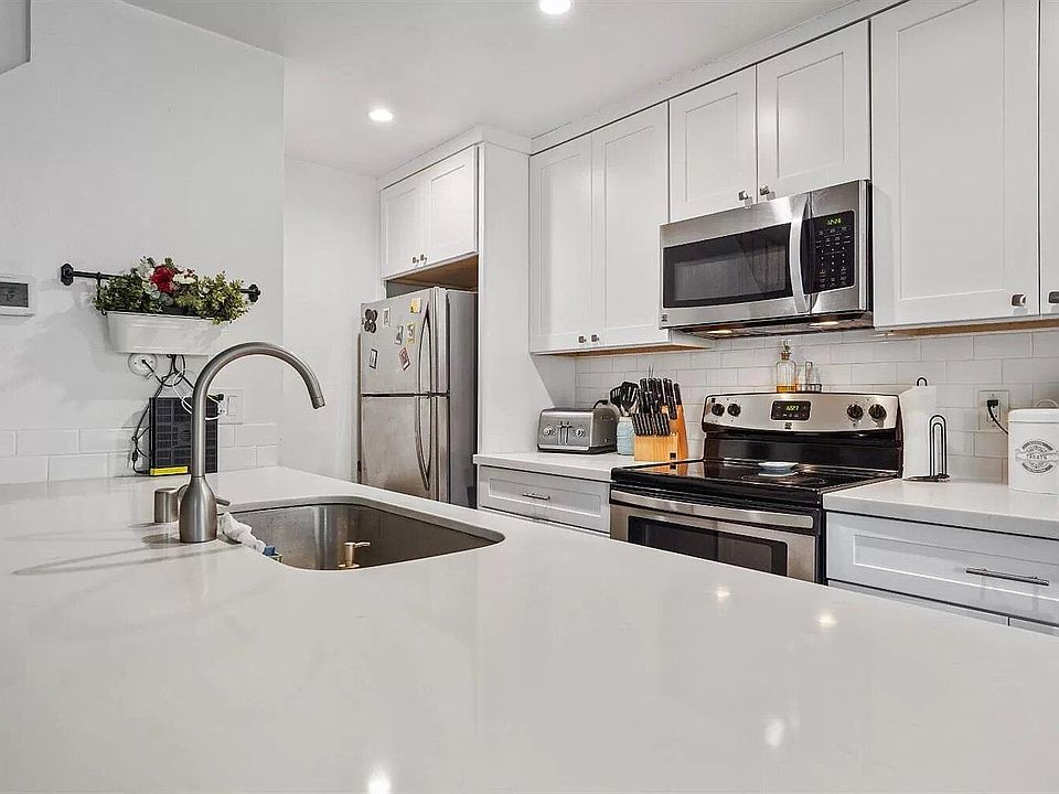 1st image of 4431 Palm Ave