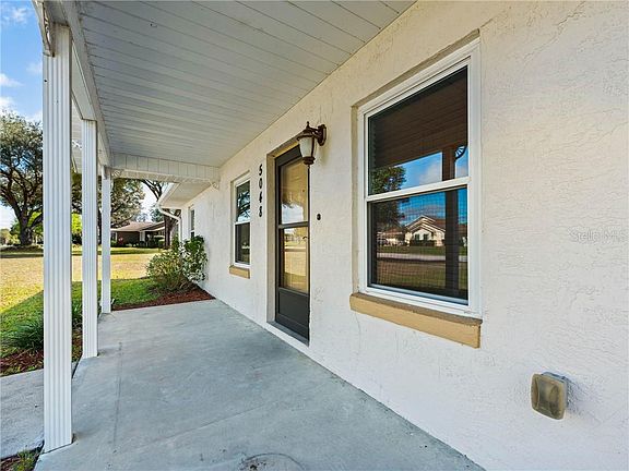 4th image of 5048 Royal Oak Dr