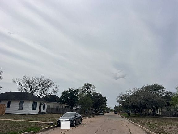 4th image of 429 E Doddridge Ave