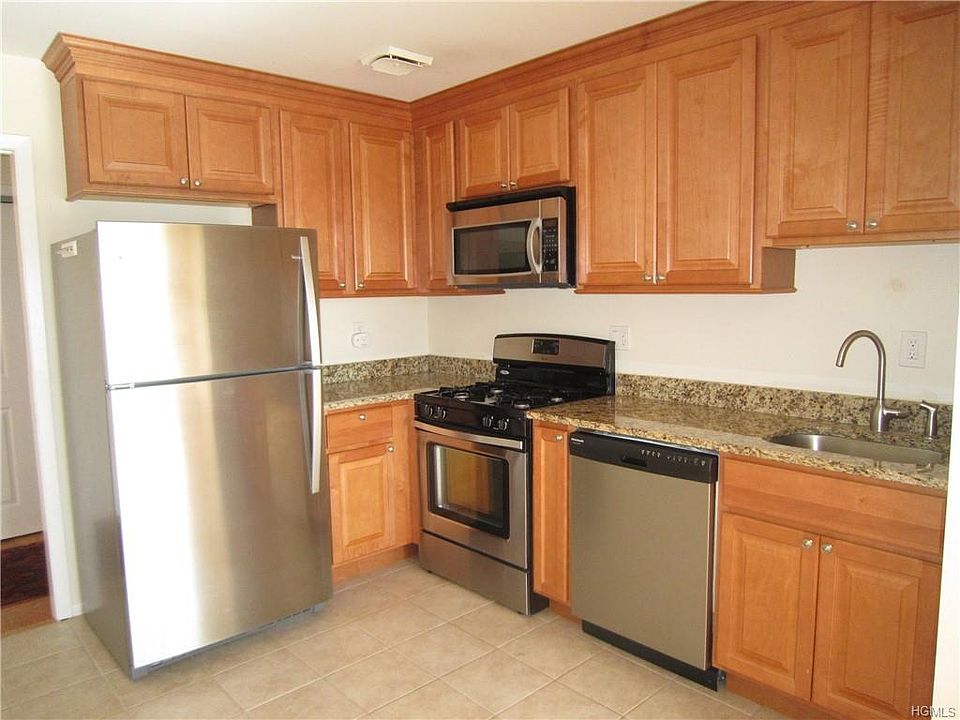 1st image of 119 Country Club Ln