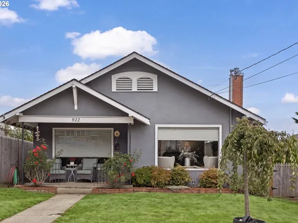922 S 10th St, Coos Bay, OR 97420