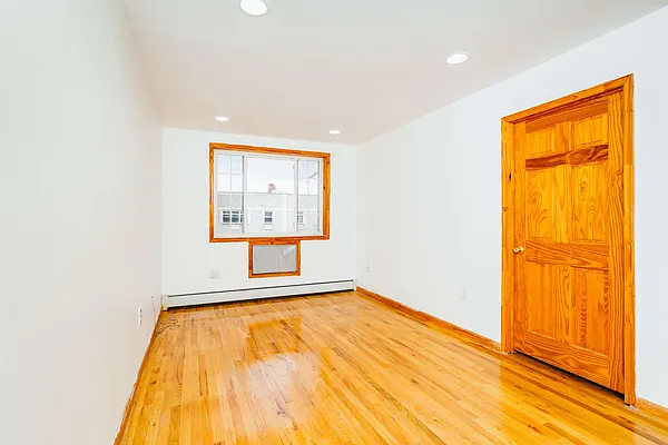 Rented by Nooklyn NYC LLC | media 17