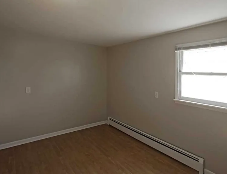 Bay Terrace — Photo 4