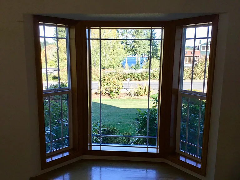 Living room picture windows