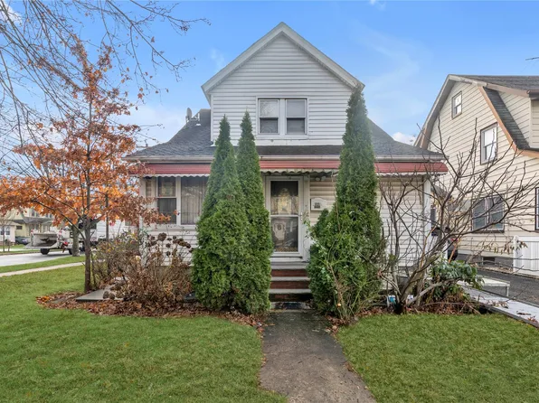 222 Lowell Avenue, Floral Park, NY 11001